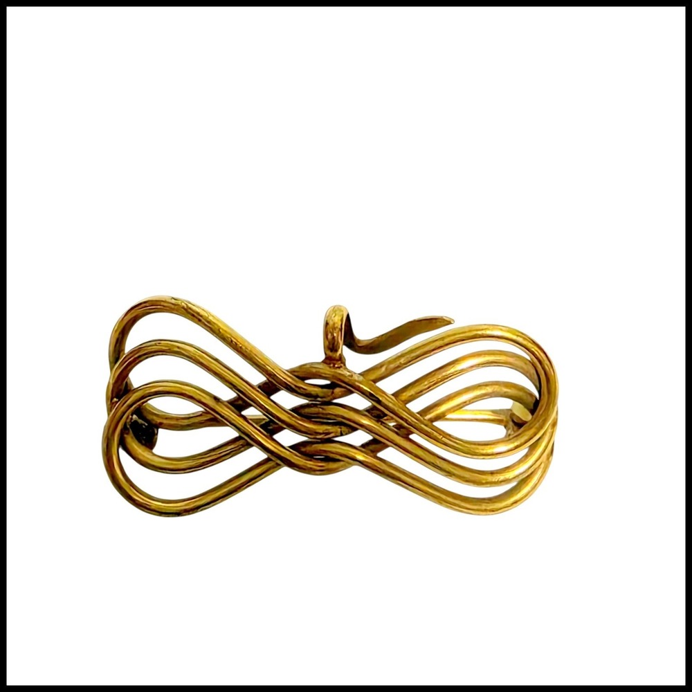 Vintage Gold Tone Wire Wrap Bow Infinity Loop Brooch Pin Sculptural Design